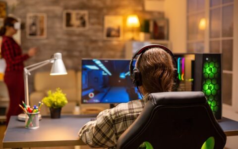 Nuova postazione da gaming? Con Rhemove il tuo regno da gamer è pronto in un click