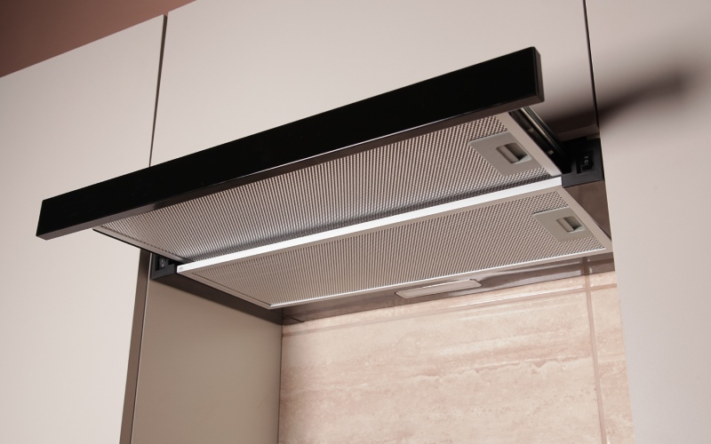Montaggio e installazione cappa cucina senza stress? Affidati a Rhemove per un servizio su misura